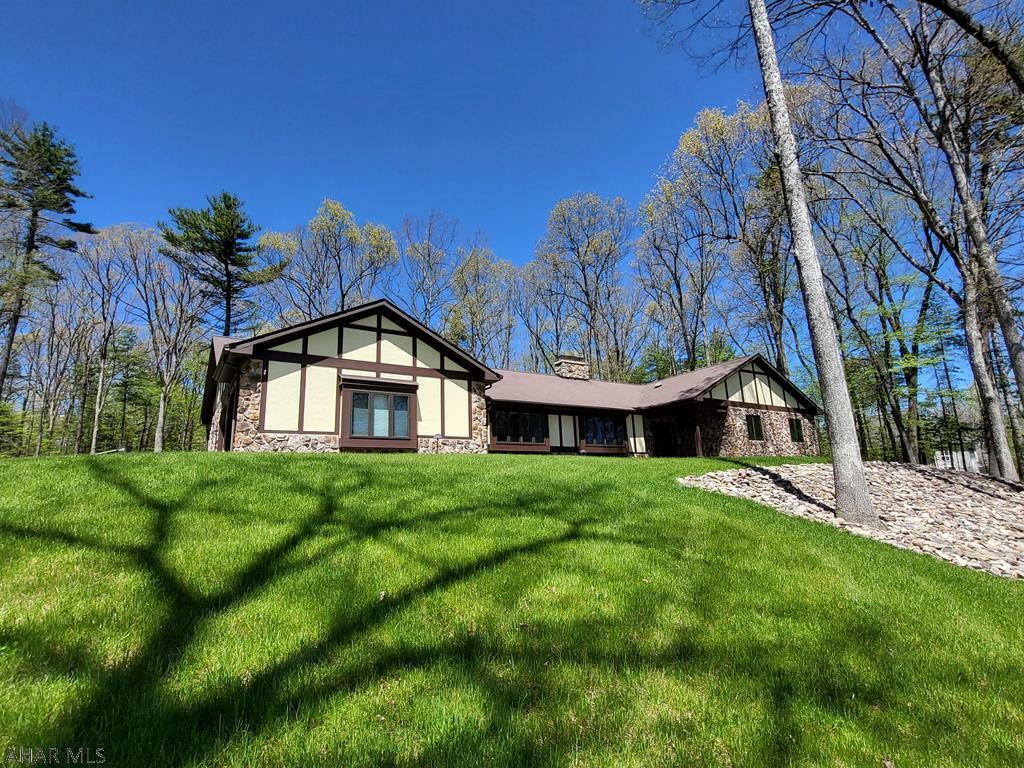 Property Photo:  2504 Edgewood Drive  PA 16686 