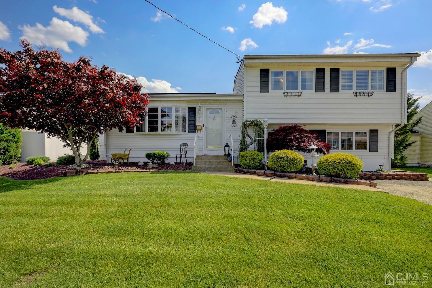 Property Photo:  31 Karl Drive  NJ 08857 