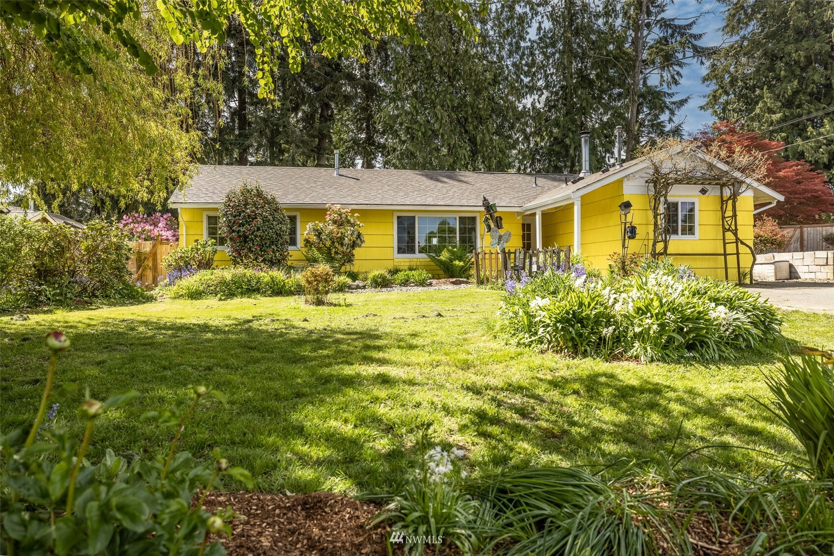 Property Photo:  4106 220th Street SW  WA 98043 