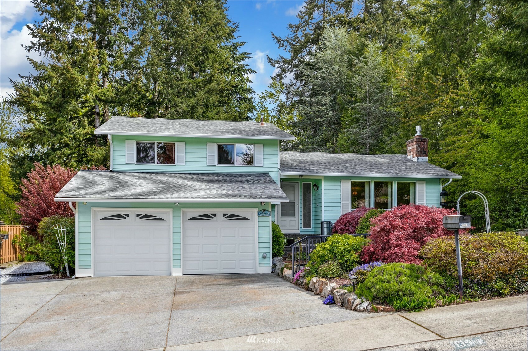 Property Photo: 13514 SE 161st Place WA 98058