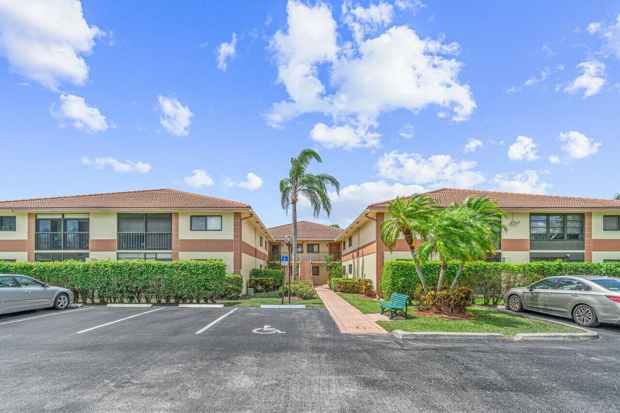 Property Photo:  15234 Lakes Of Delray Boulevard 270  FL 33484 