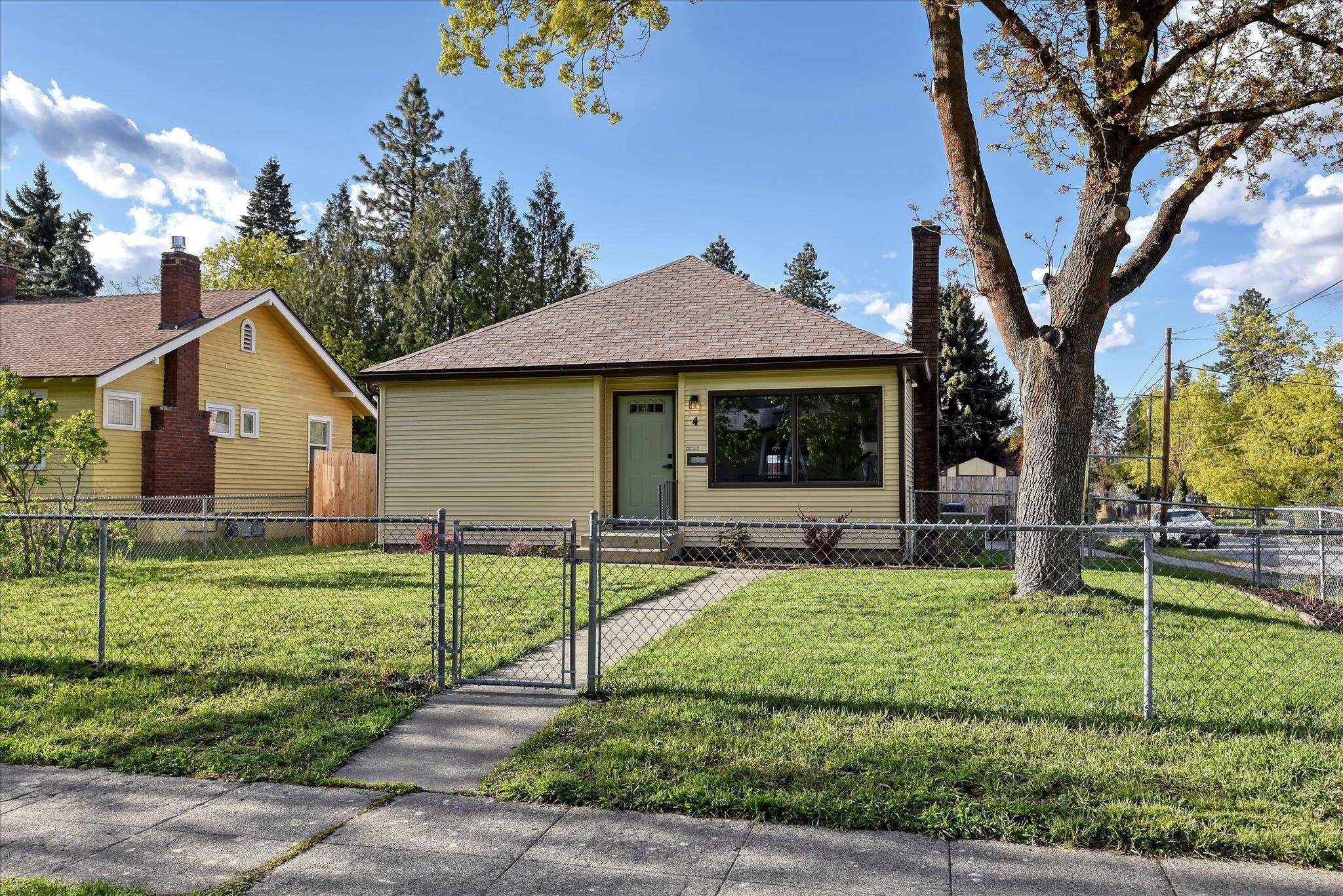 Property Photo:  4 W 31st Ave  WA 99203 