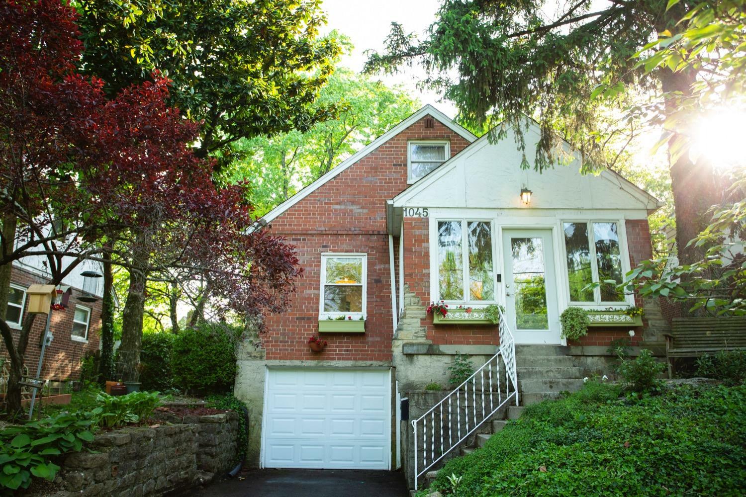 Property Photo:  1045 Oak Ave  OH 45215 