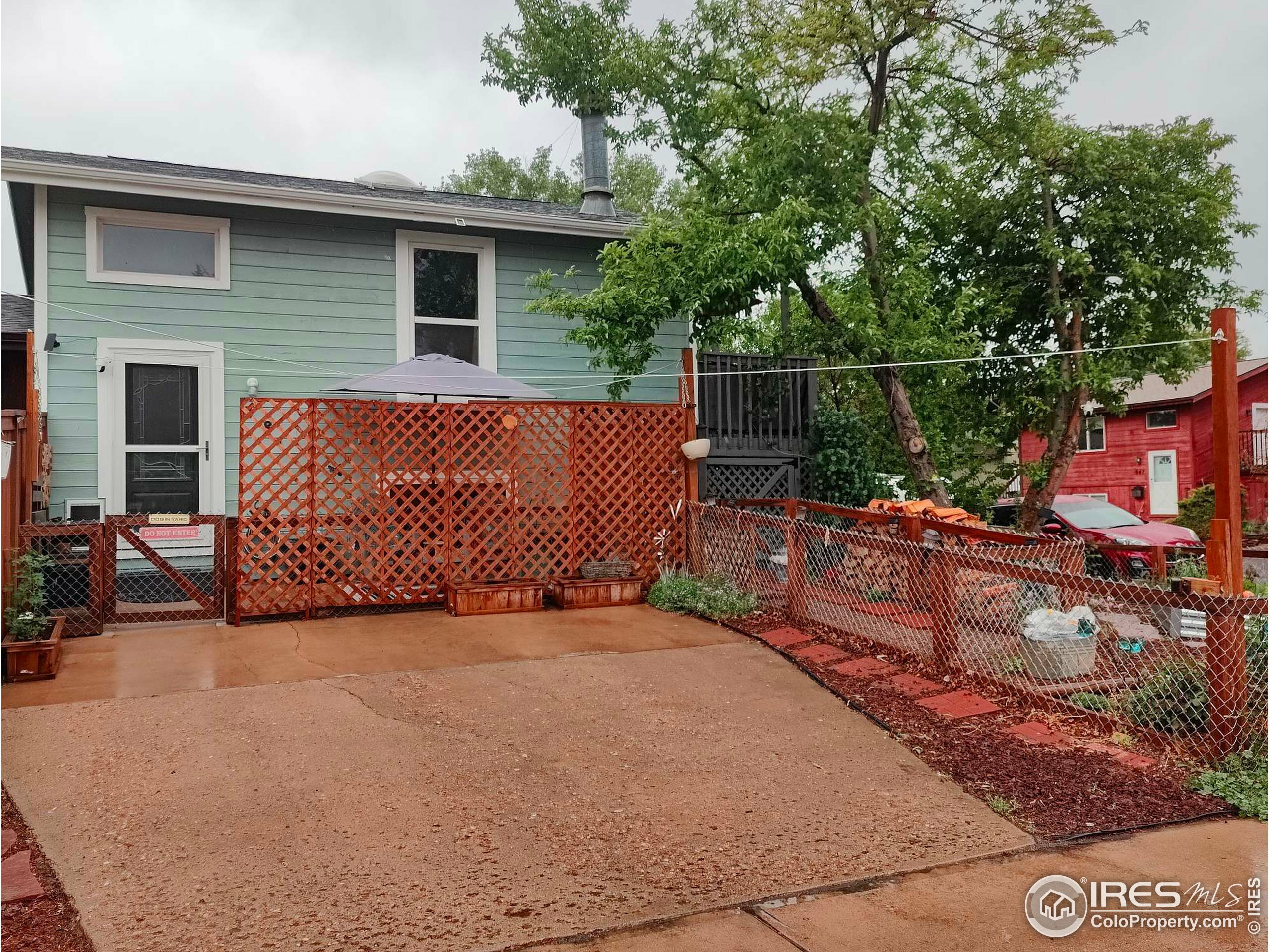 Property Photo: 981 Sir Galahad Dr CO 80026