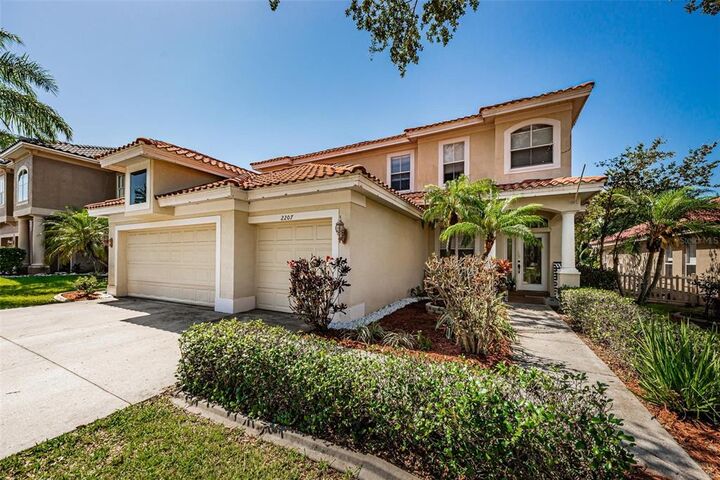 Property Photo:  2207 Margaret Way  FL 34698 