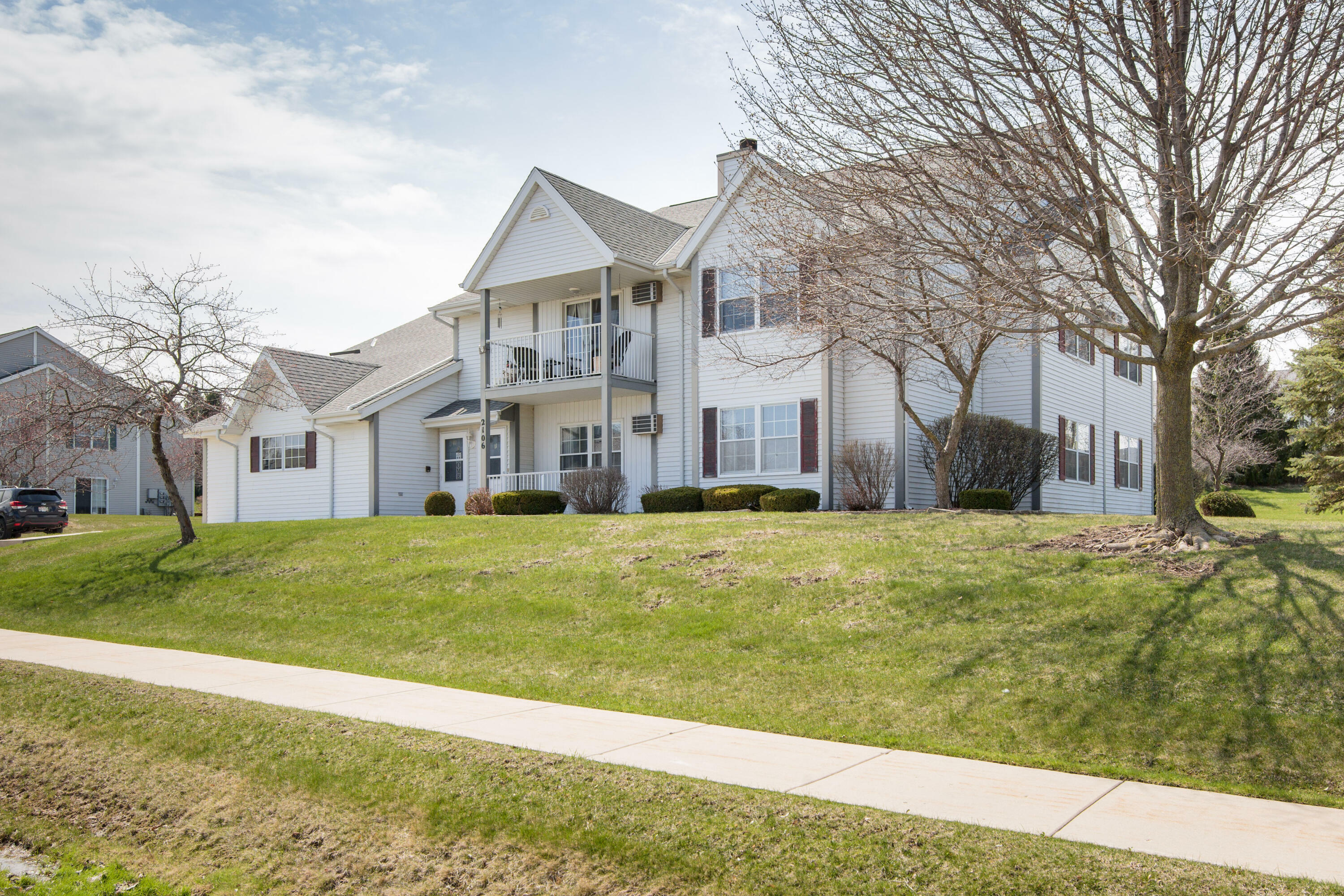 Property Photo:  2106 Marie Ct 3  WI 53095 