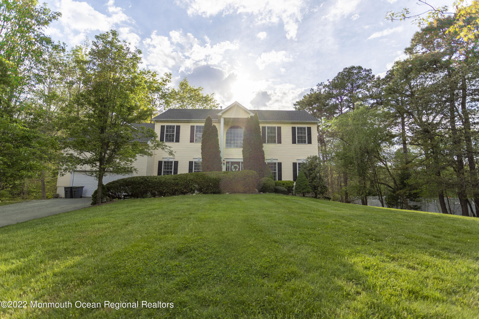 Property Photo:  4 Canterbury Court  NJ 08527 