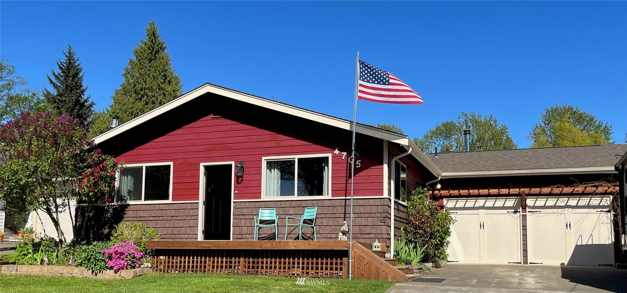 Property Photo:  4705 Neptune Circle  WA 98248 