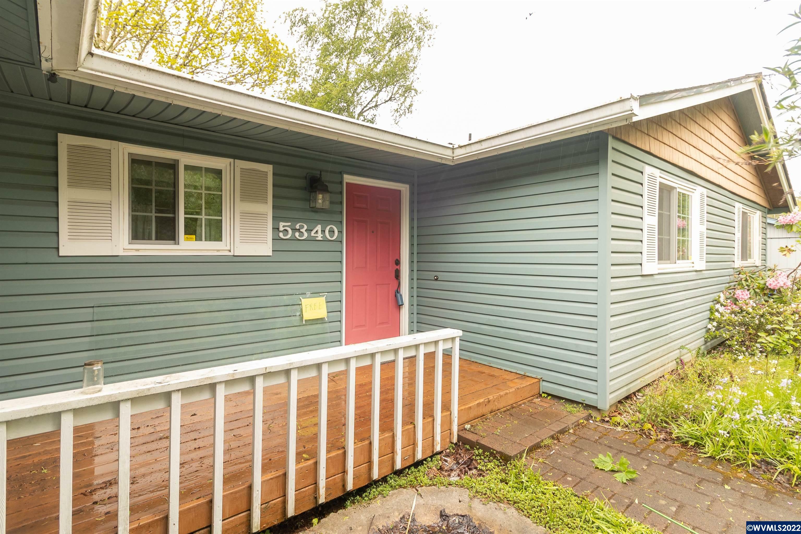 Property Photo:  5340  Tanoak Av SE  OR 97306-1606 