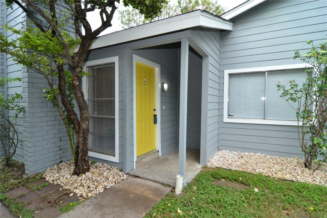 Property Photo:  1103 W Rundberg Lane A  TX 78758 