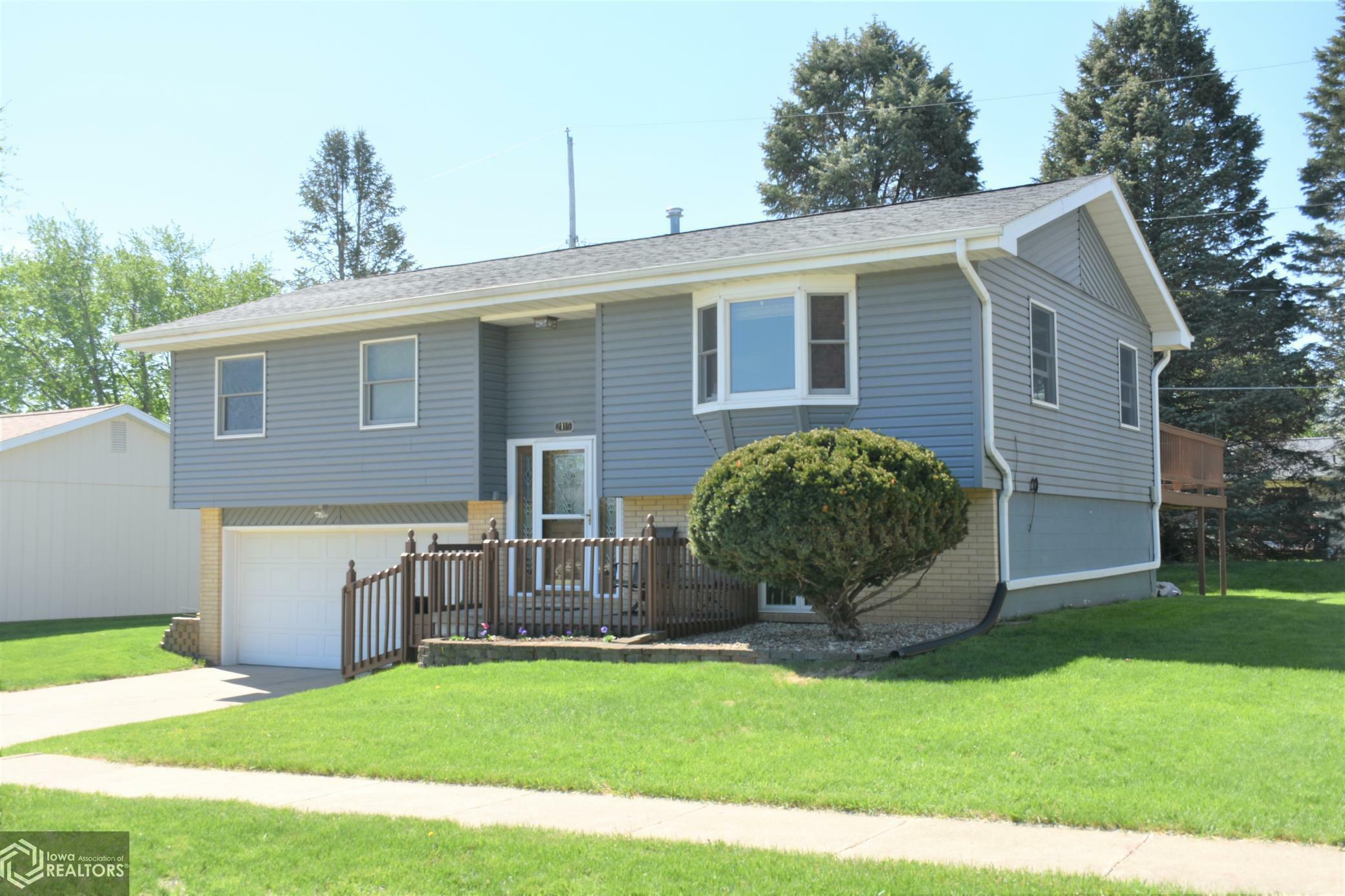 Property Photo:  2115 Beaver Avenue  IA 50126-1659 