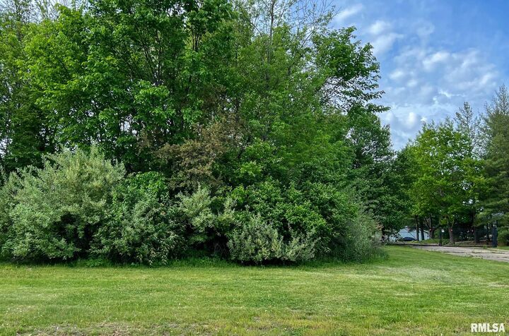 5748 N Mooring  Peoria IL 61615 photo