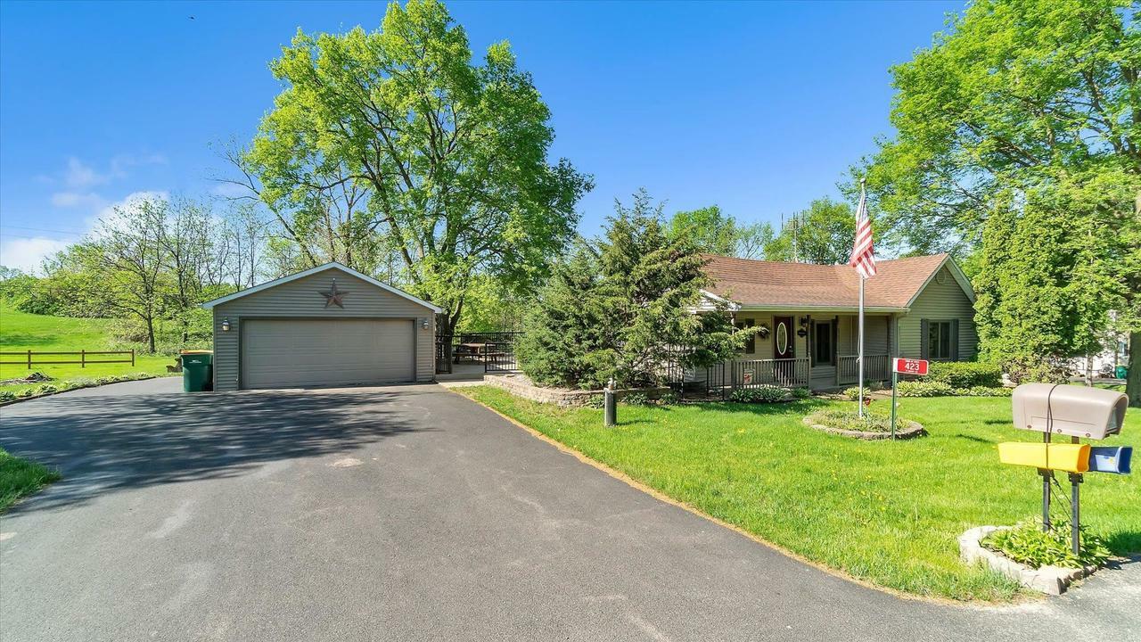 Property Photo: 423 West Sunny Lane Rd WI 53546