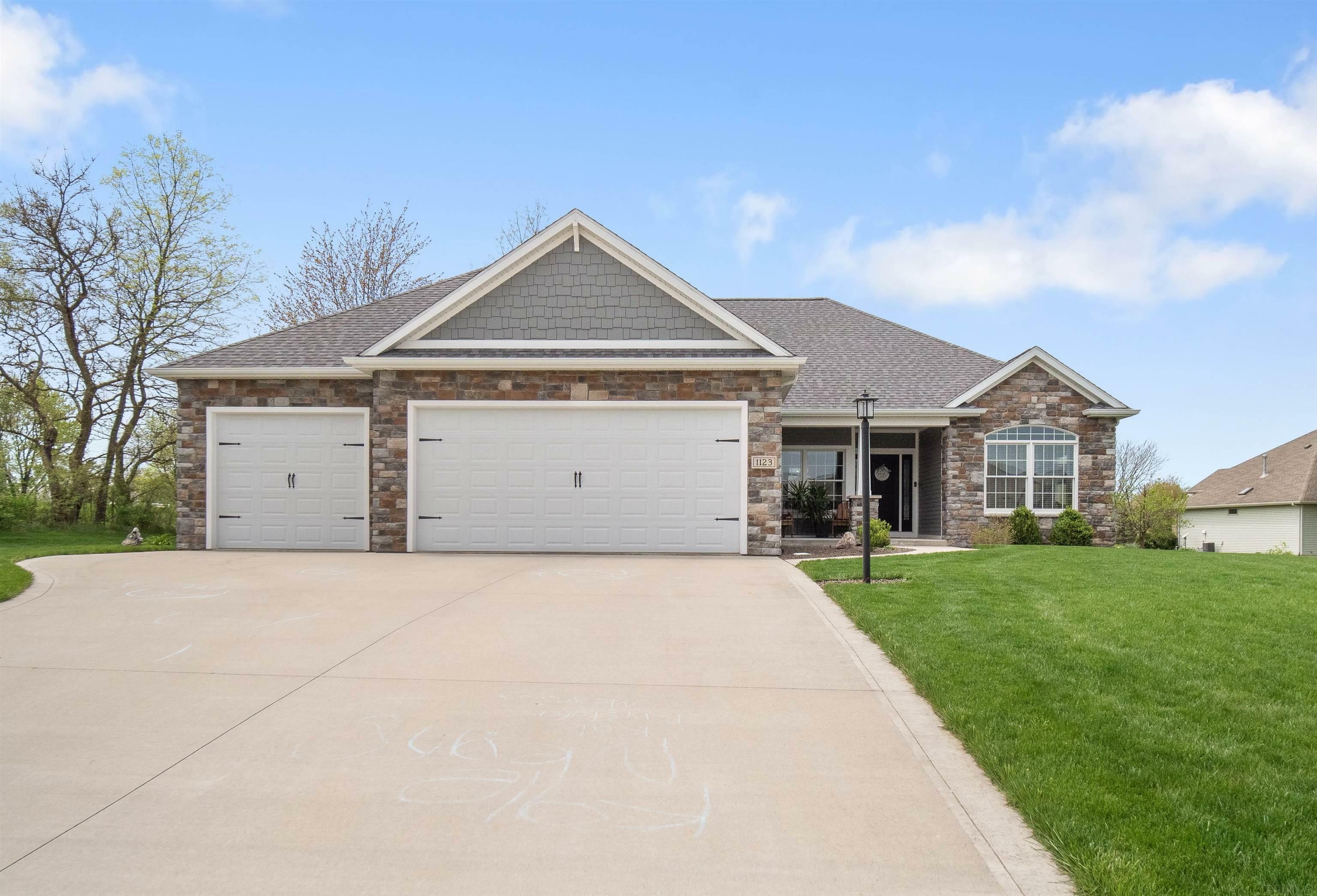 Property Photo: 1123 N Dewey Street IN 46706-9459