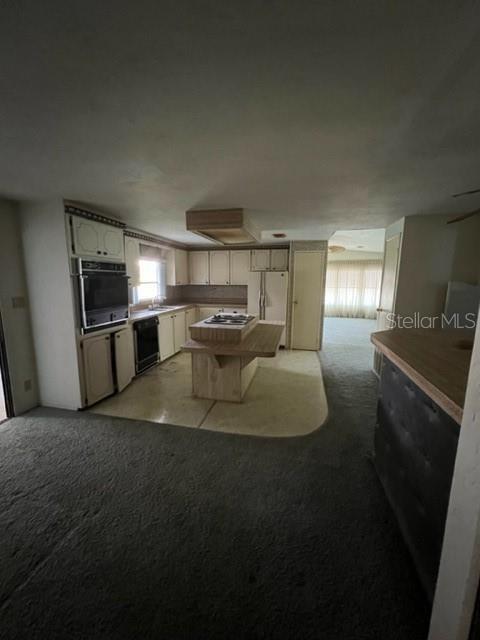 Property Photo: 28410 Hazeltop Court FL 34748