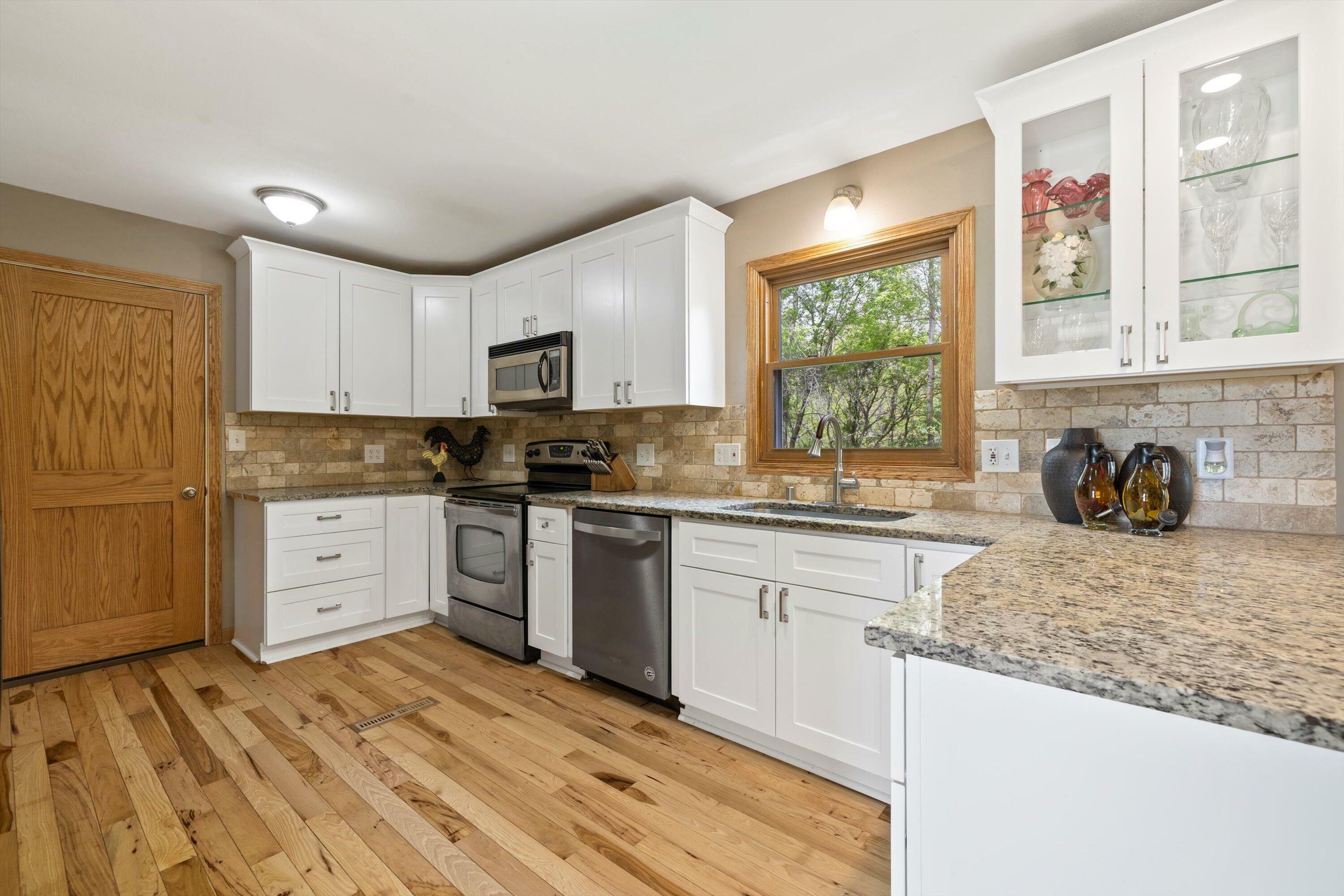 Property Photo: 1256 Riverton Dr WI 53149