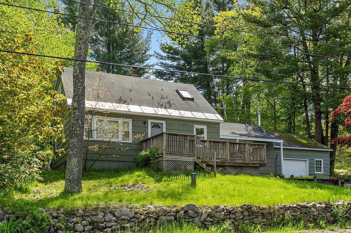 Property Photo: 10 Elmer Drive NH 03062