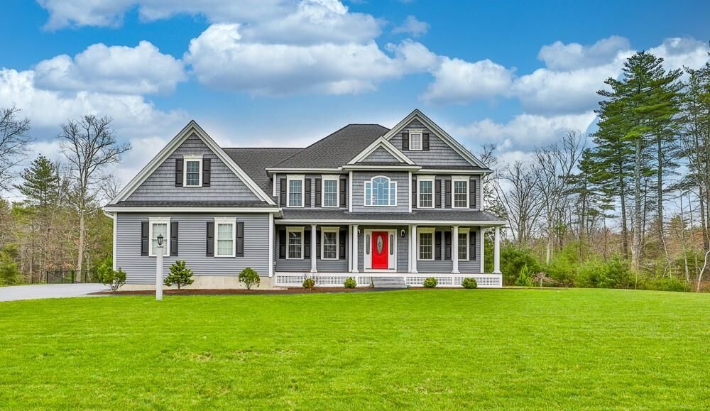 Property Photo:  5 Dumas Lane  NH 03054 