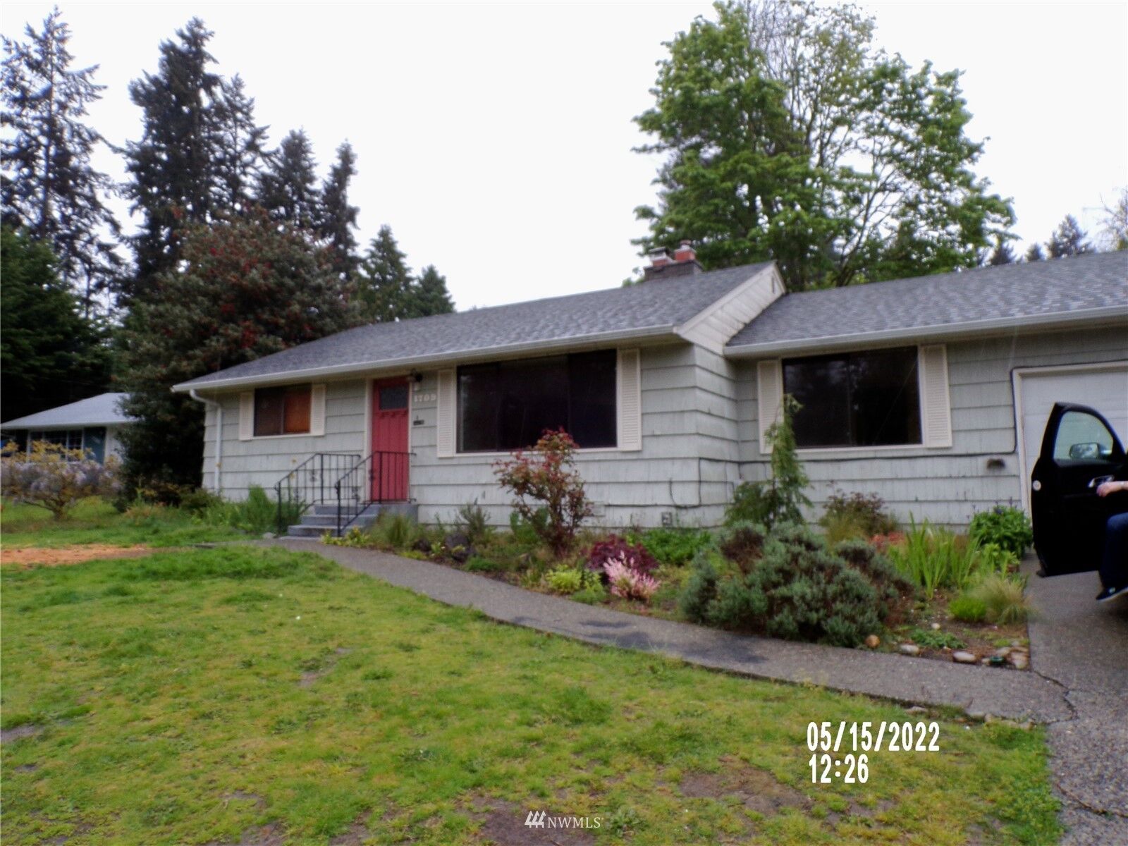 Property Photo: 1709 74th Street SE WA 98203
