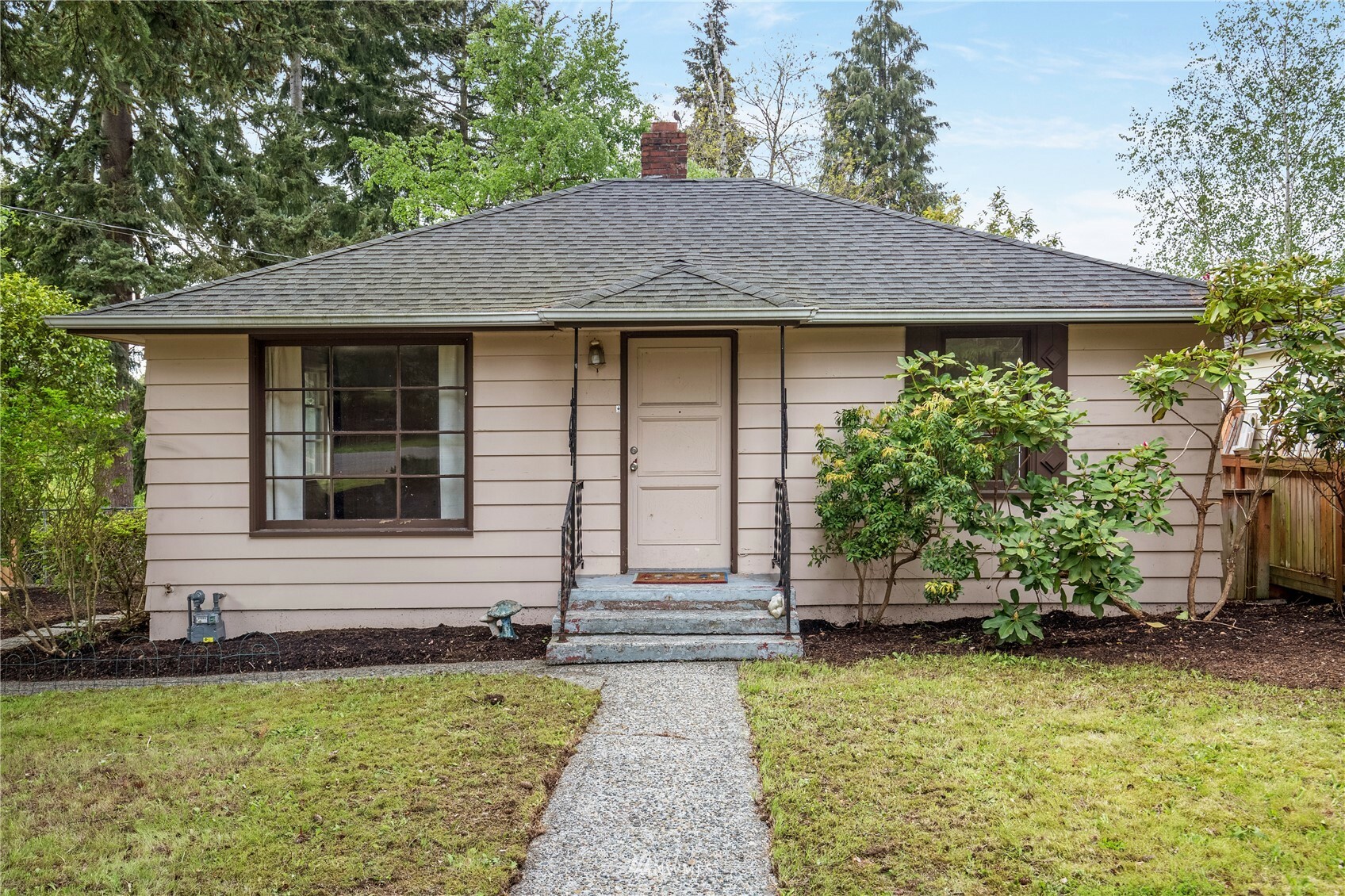 Property Photo:  14303 22nd Avenue NE  WA 98125 