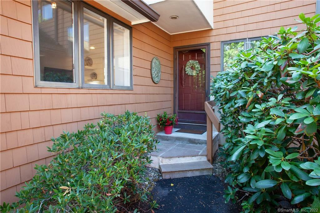 Property Photo: 41 Bathcrescent Lane 41 CT 06002