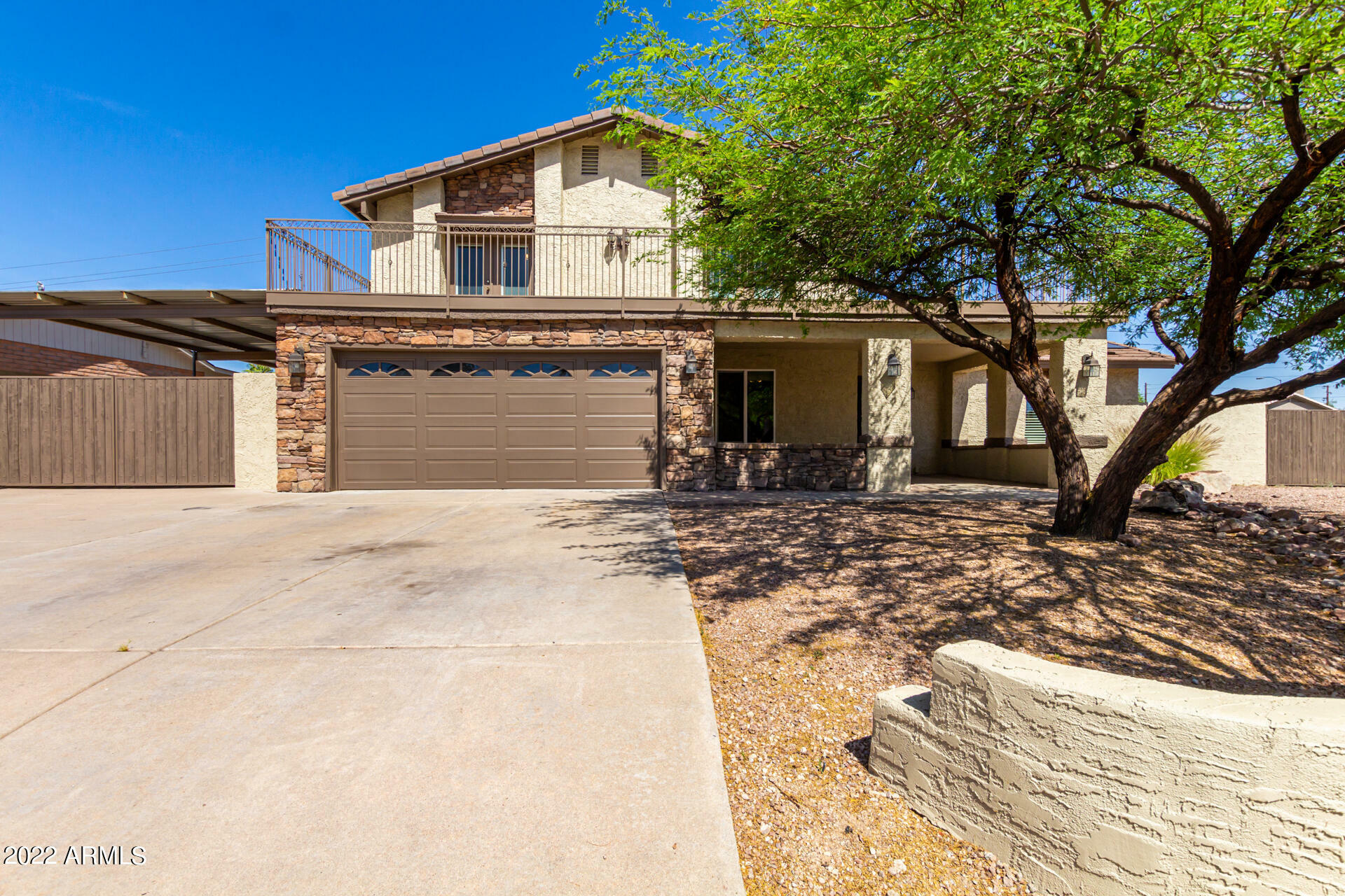 Property Photo:  2045 N 63rd Place  AZ 85215 