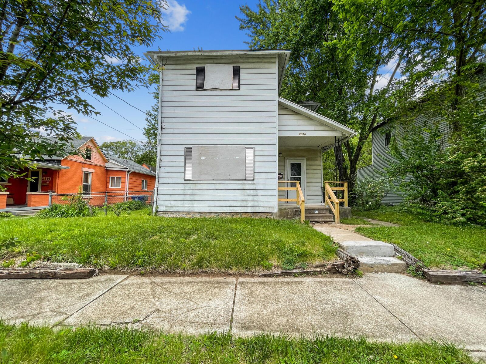 Property Photo:  2318 Ridgeway Avenue  OH 43219 