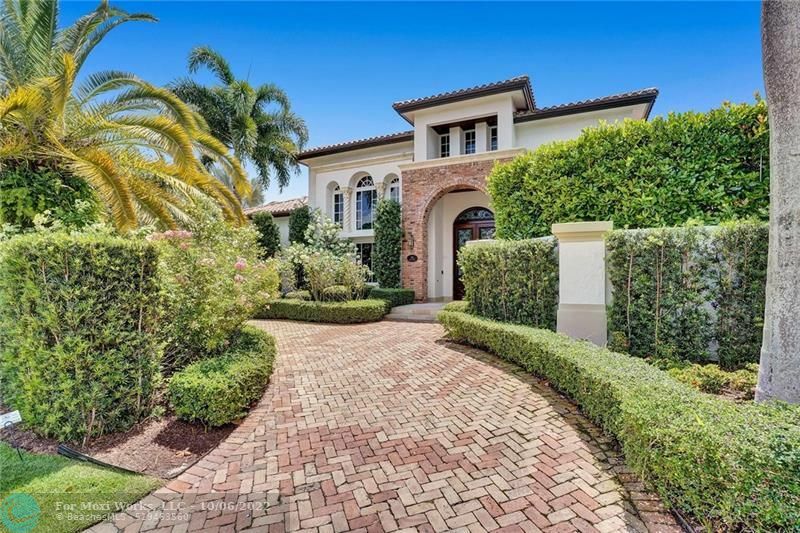 Property Photo: 710 NE 24th Way FL 33304