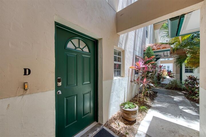 Property Photo:  2513 W Kansas Avenue D  FL 33629 