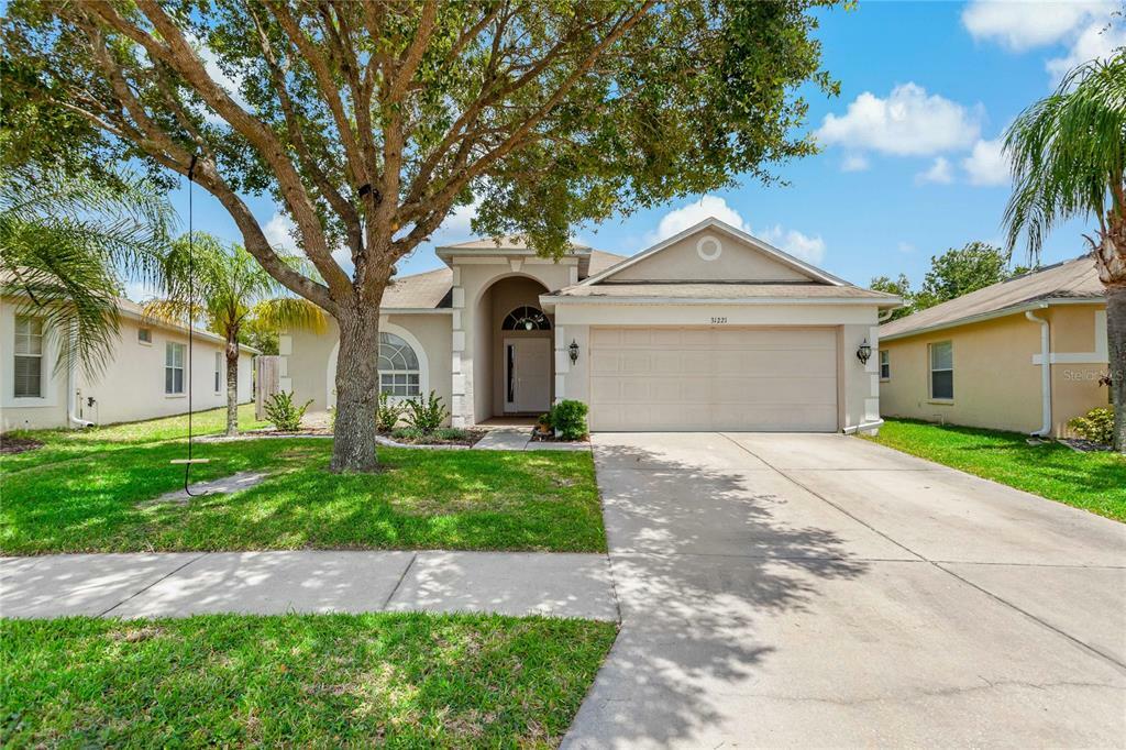 Property Photo: 31221 Whinsenton Drive FL 33543