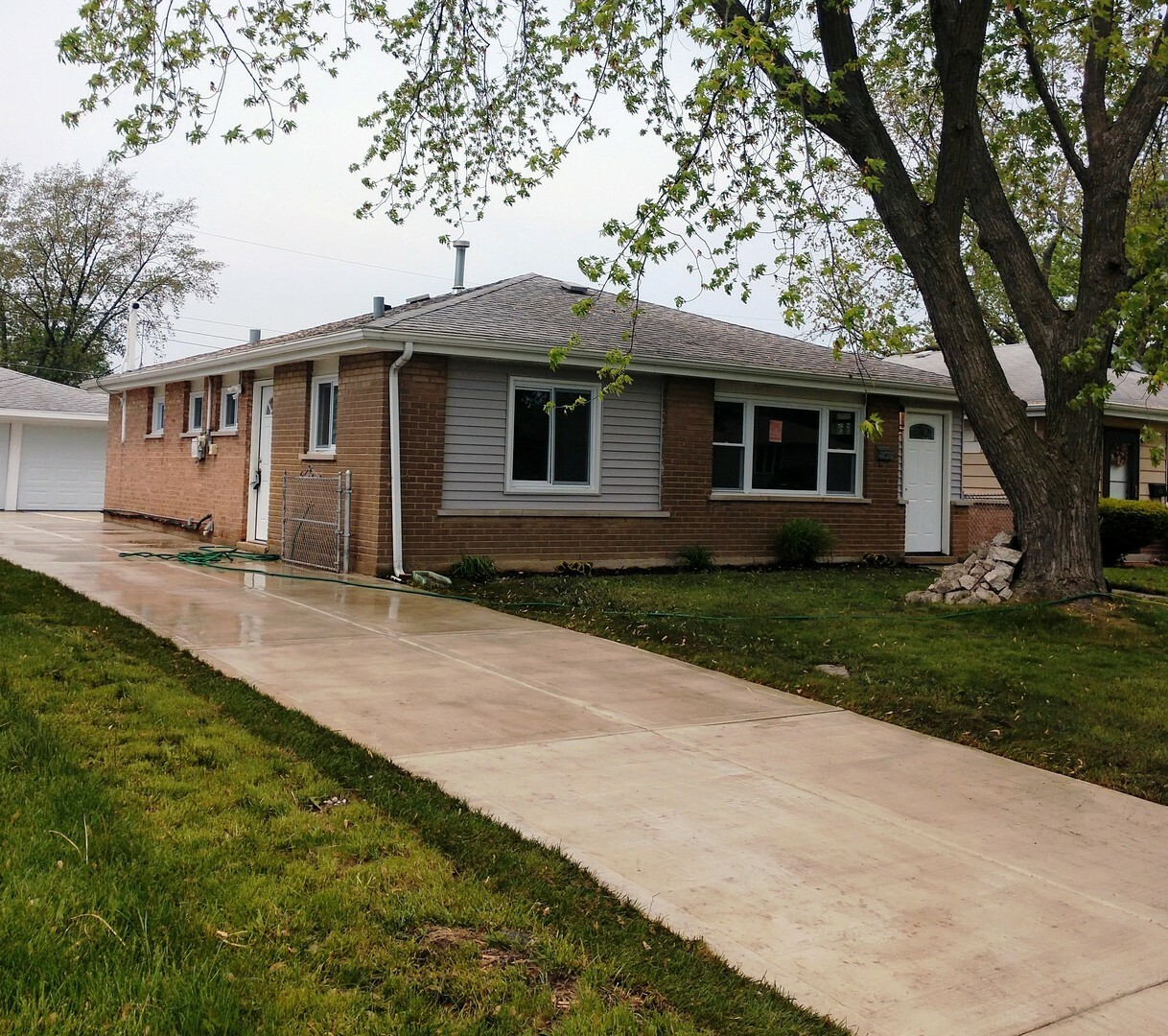 Property Photo: 1376 Superior Avenue IL 60409