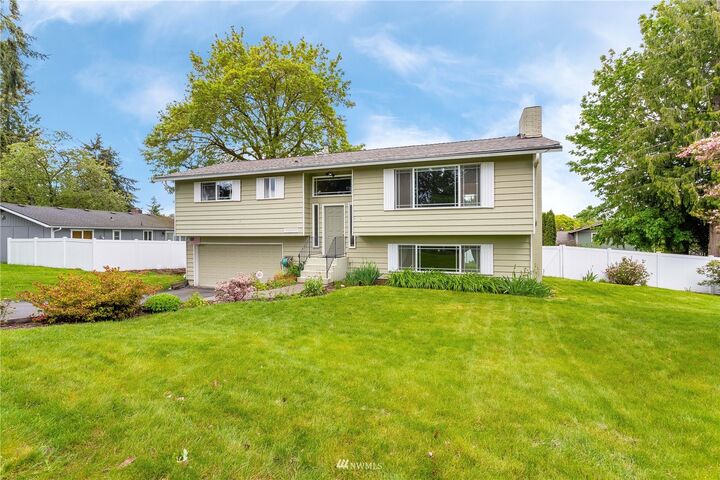 Property Photo: 14612 SE 276th Place WA 98042