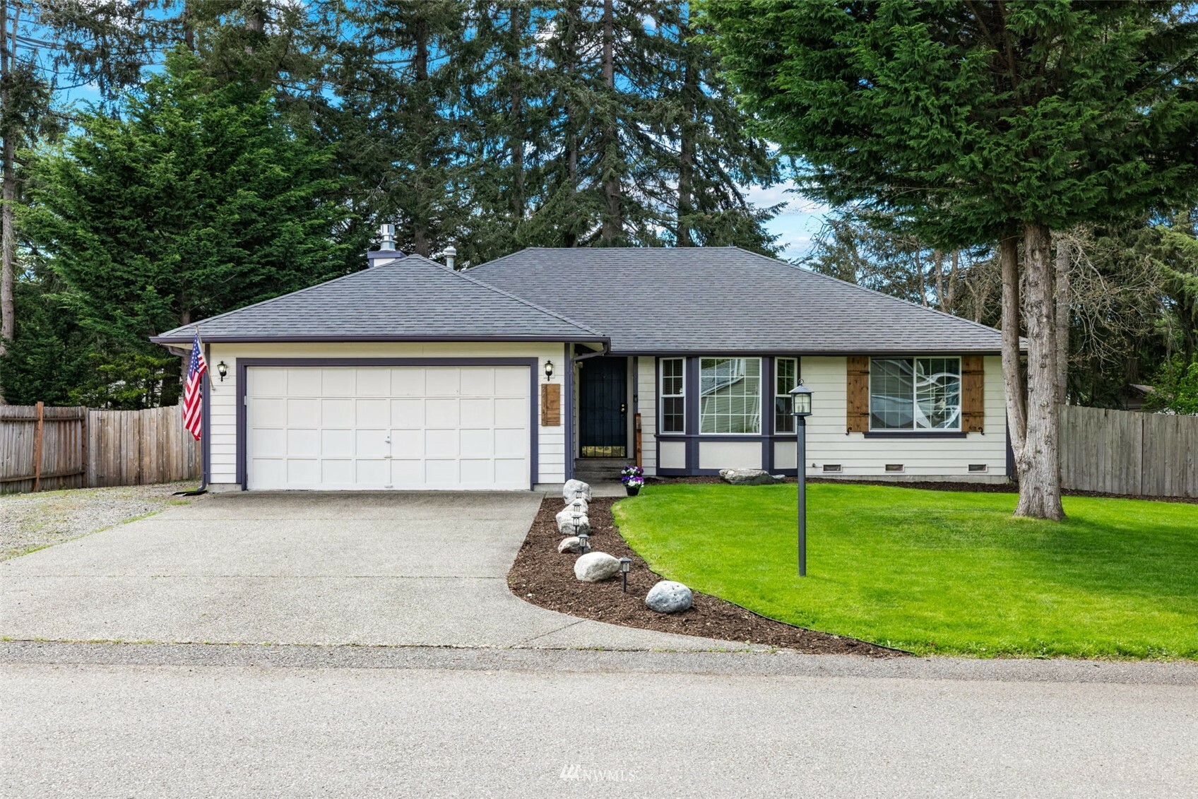 Property Photo:  24114 33rd Avenue E  WA 98387 