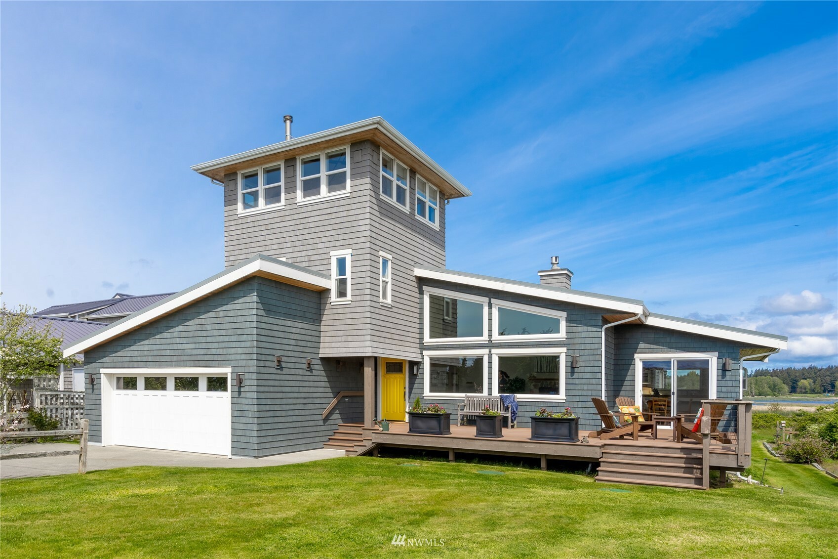 Property Photo:  2219 Shore Avenue  WA 98249 