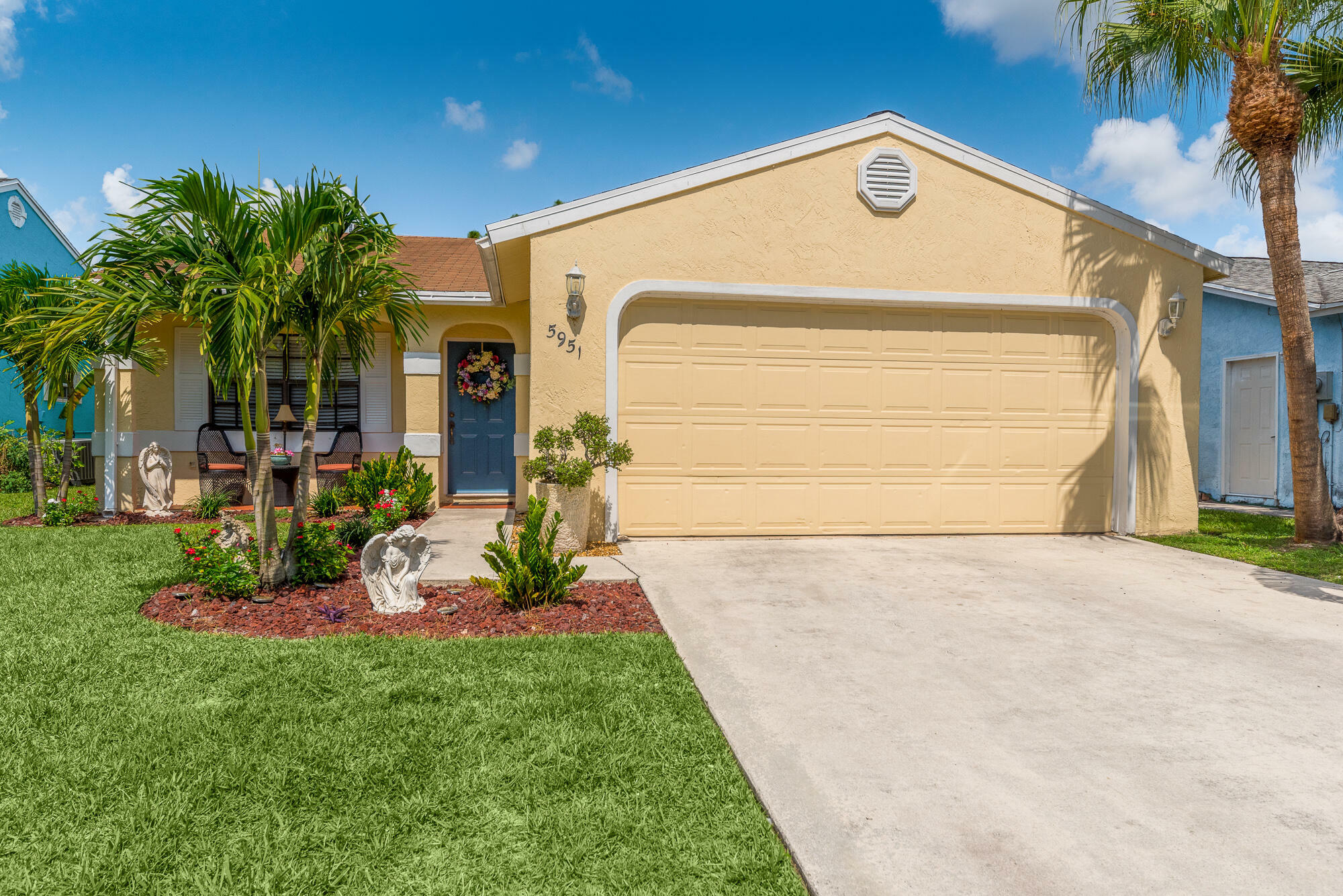 Property Photo:  5951 SE Grafton Drive  FL 34997 