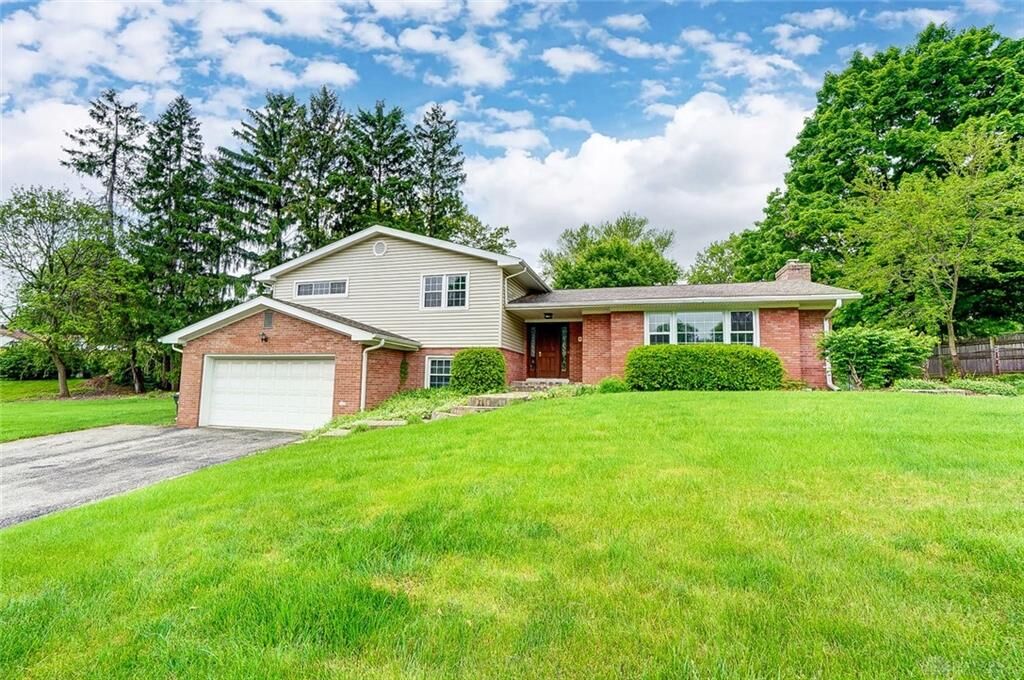 Property Photo: 990 Greenway Drive OH 45434