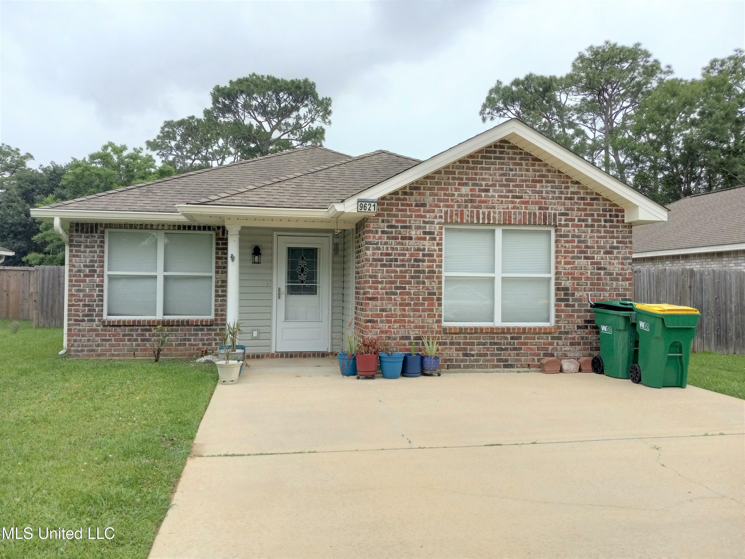 9621 Comstock Avenue  Vancleave MS 39565 photo