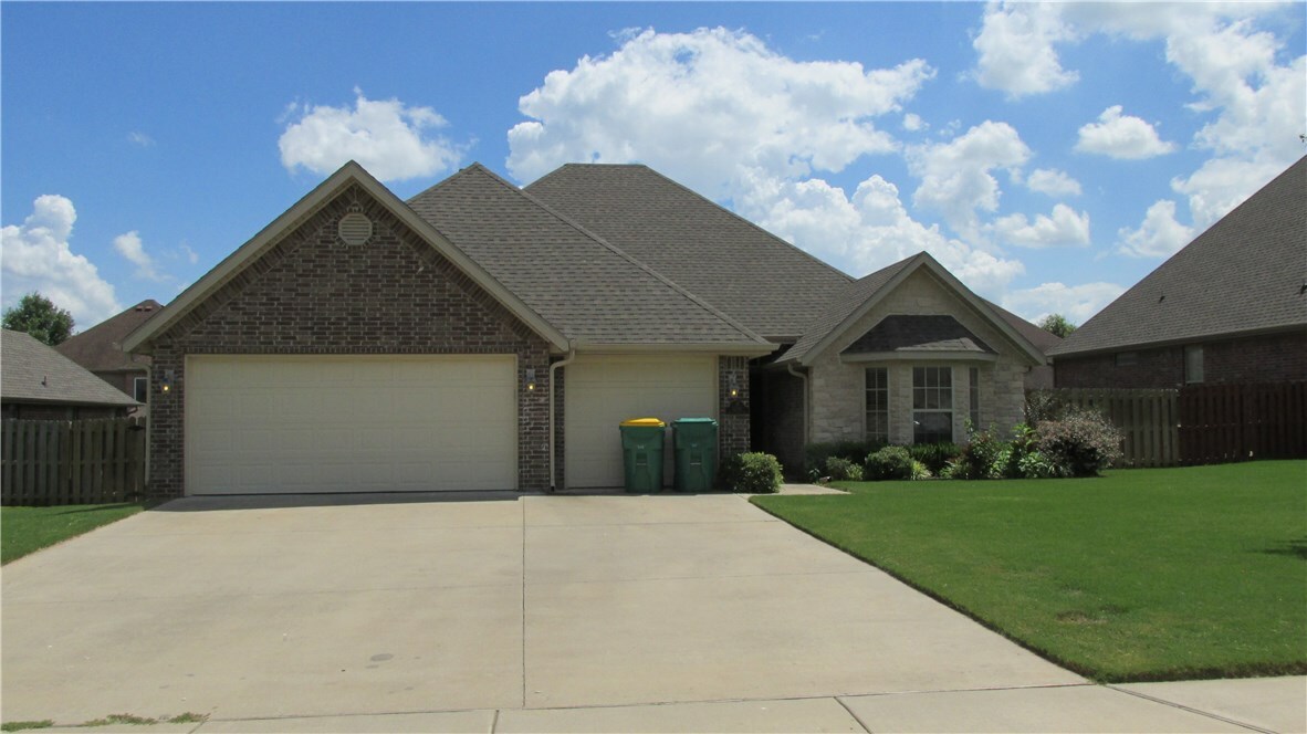 Property Photo:  1700 Quail Ridge Way  AR 72712 