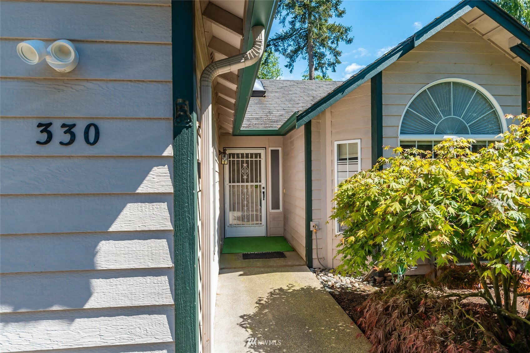 Property Photo:  330 Snohomish Drive  WA 98257 