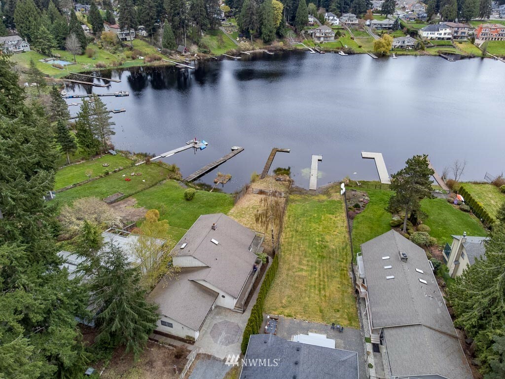 Property Photo:  1430 N Lake Stickney Drive  WA 98087 