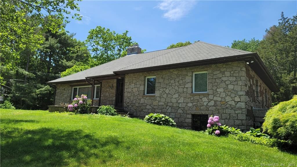 Property Photo:  560 Gilbert Avenue  CT 06518