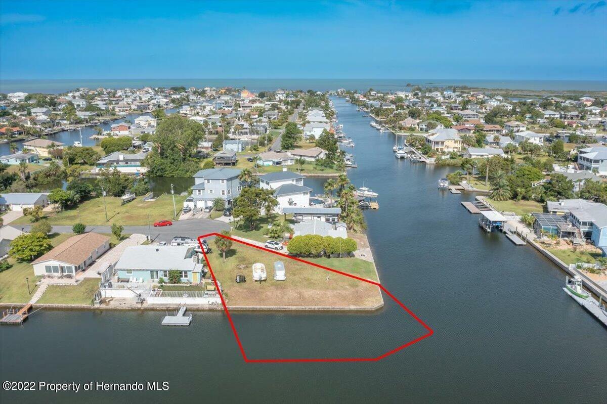Property Photo: 4404 3rd Isle Drive FL 34607
