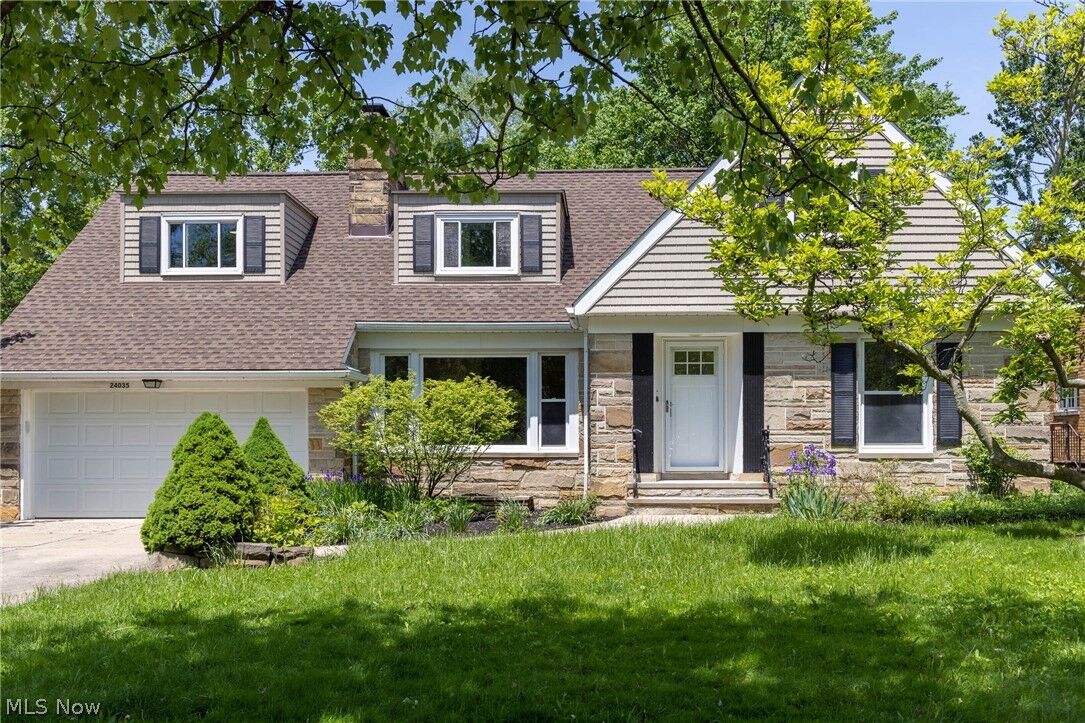 Property Photo:  24035 Wimbledon Road  OH 44122 