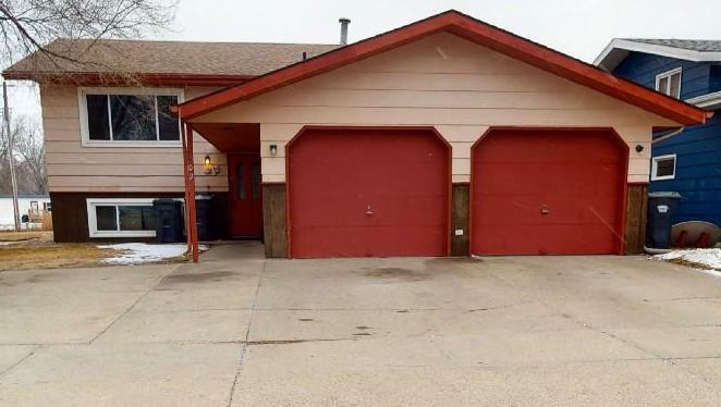 Property Photo:  709 3rd Avenue SE  ND 58554 