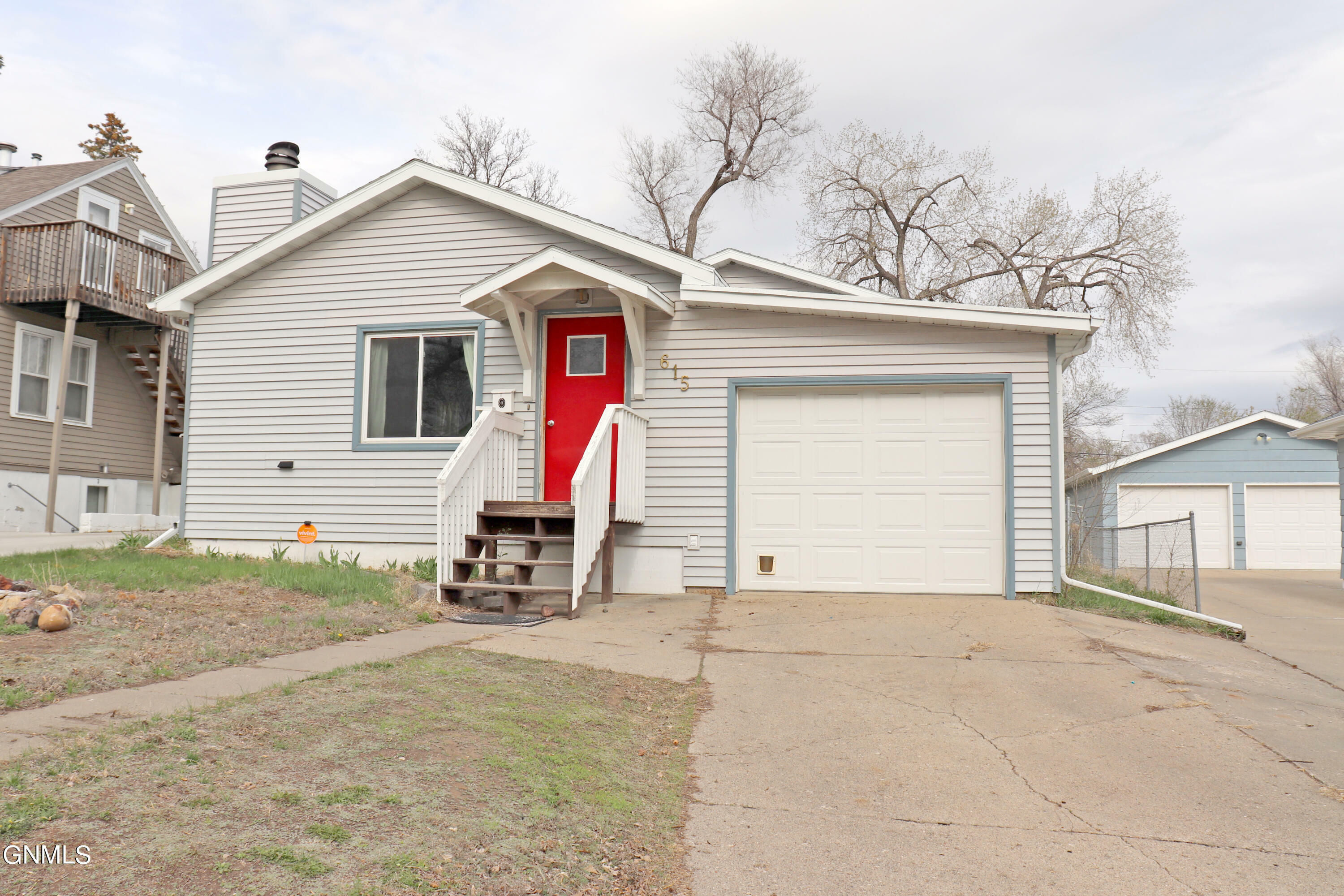 Property Photo:  615 13th Street N  ND 58501 