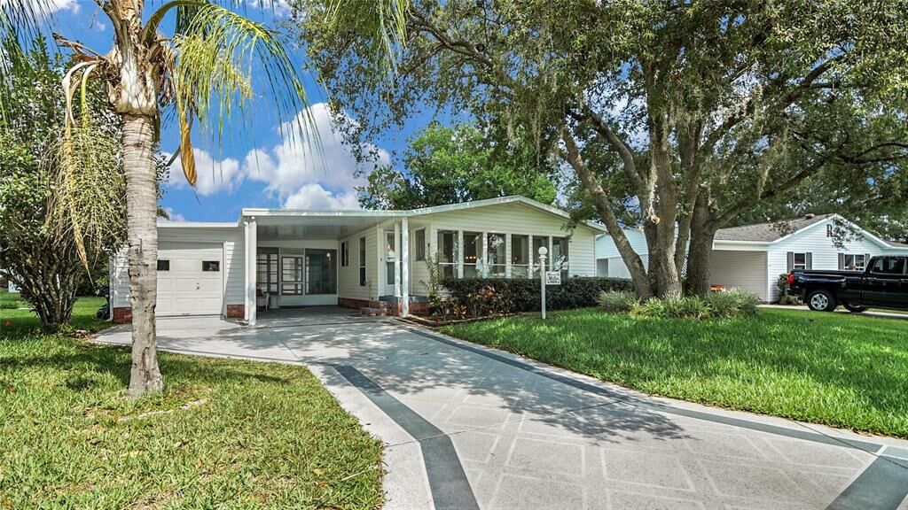 Property Photo: 1415 W Schwartz Boulevard FL 32159