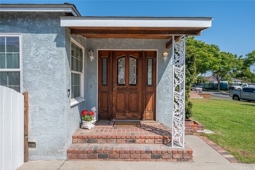 Property Photo:  8427 Albia Street  CA 90242 