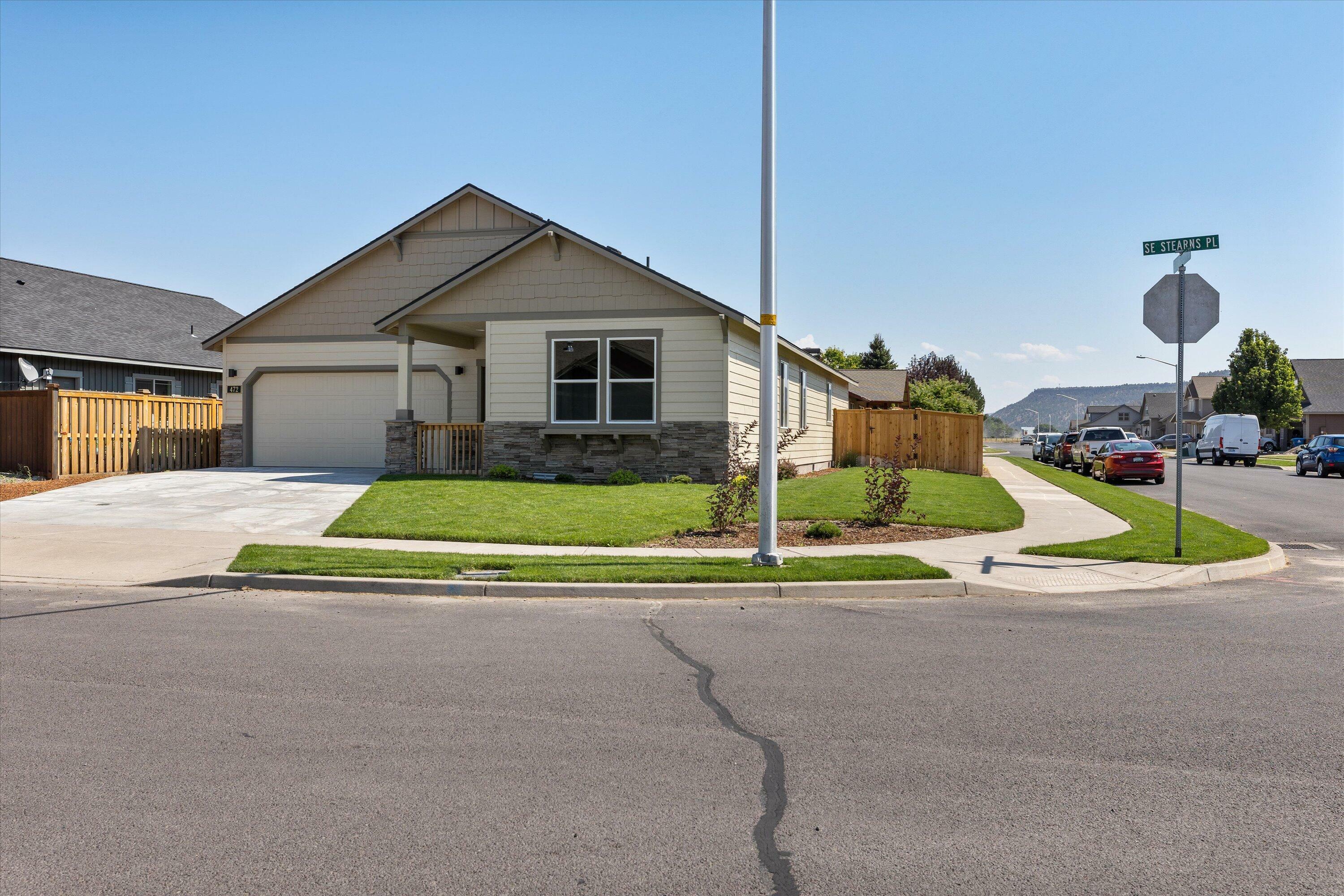 Property Photo: 472 SE Stearns Road OR 97754