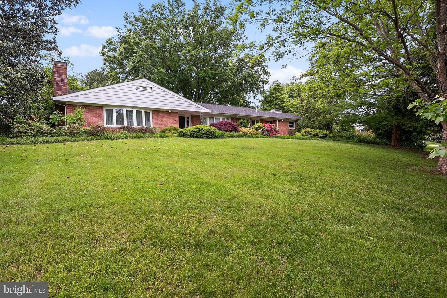 Property Photo:  204 Cedar Street  MD 21620 