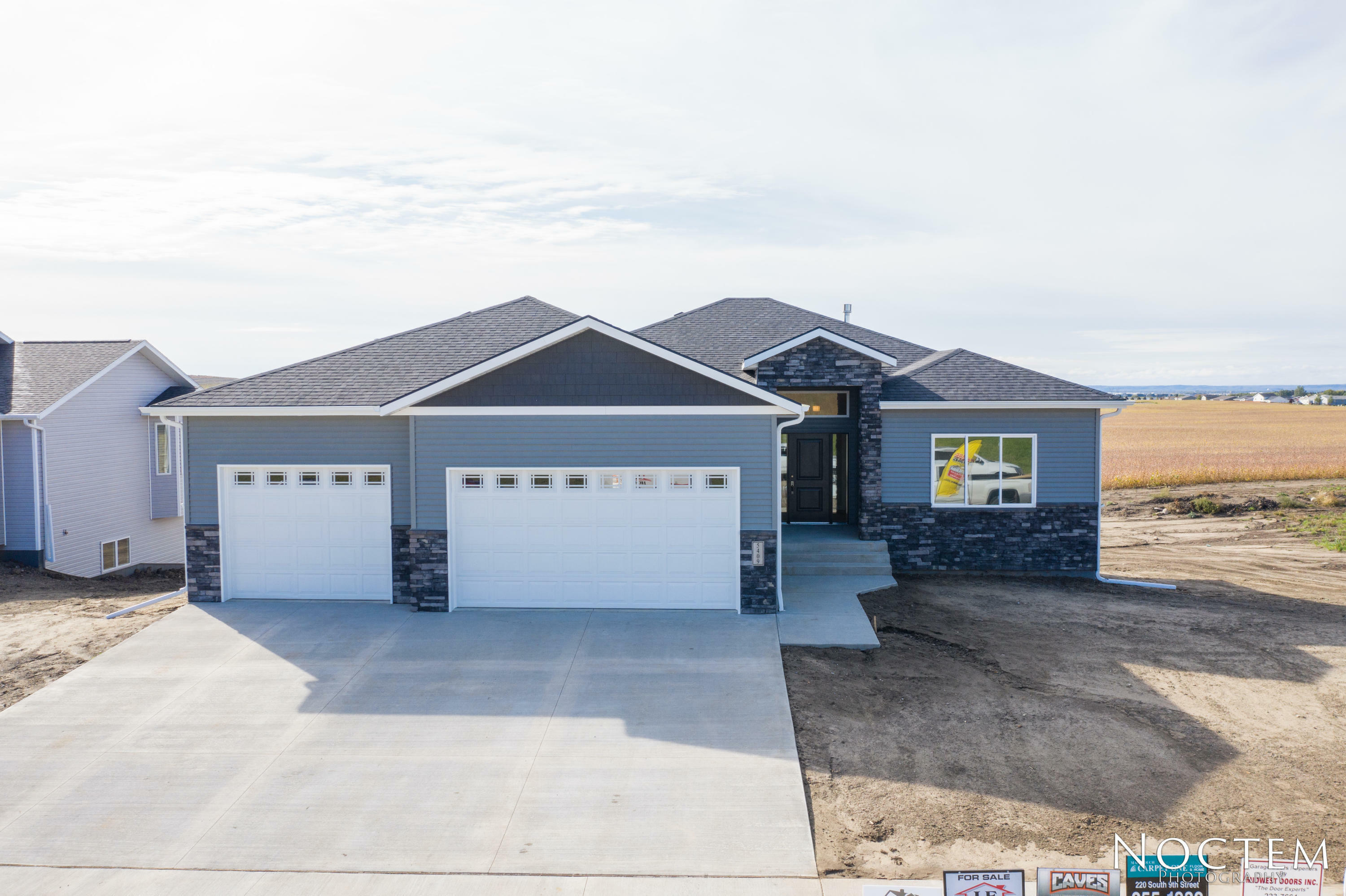 Property Photo:  5409 Gold Drive  ND 58503 